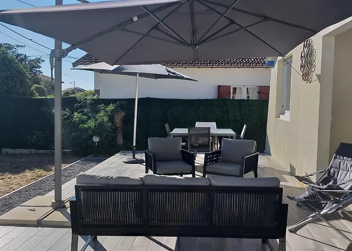 Сasa de vacaciones Maison : T2 Confortable Avec Jardin, Terrasse Et Parking, A 500m De L'ocean - Fr-1-319-181