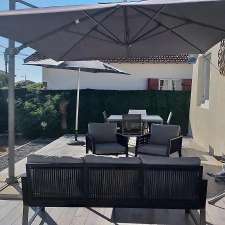 Prázdninový dům Maison : T2 Confortable Avec Jardin, Terrasse Et Parking, A 500m De L'ocean - Fr-1-319-181