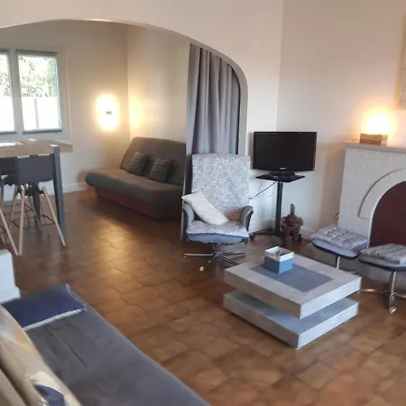 Maison : T2 Confortable Avec Jardin, Terrasse Et Parking, A 500m De L'ocean - Fr-1-319-181